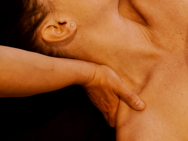 Alva, massage du visage anti âge